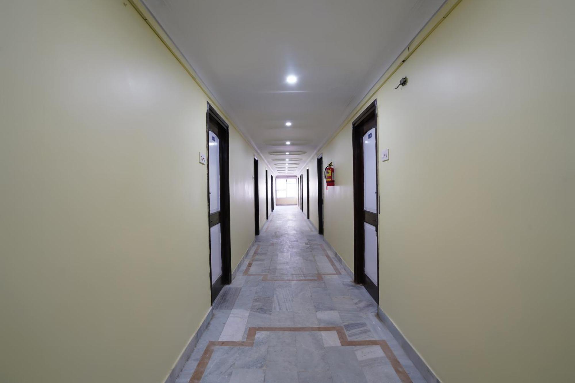 Hotel O Raja Residency Near Snow World Secunderabad Bagian luar foto