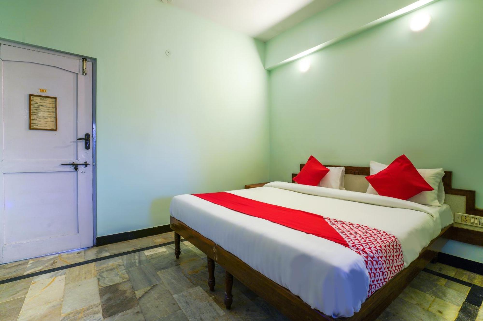 Hotel O Raja Residency Near Snow World Secunderabad Bagian luar foto