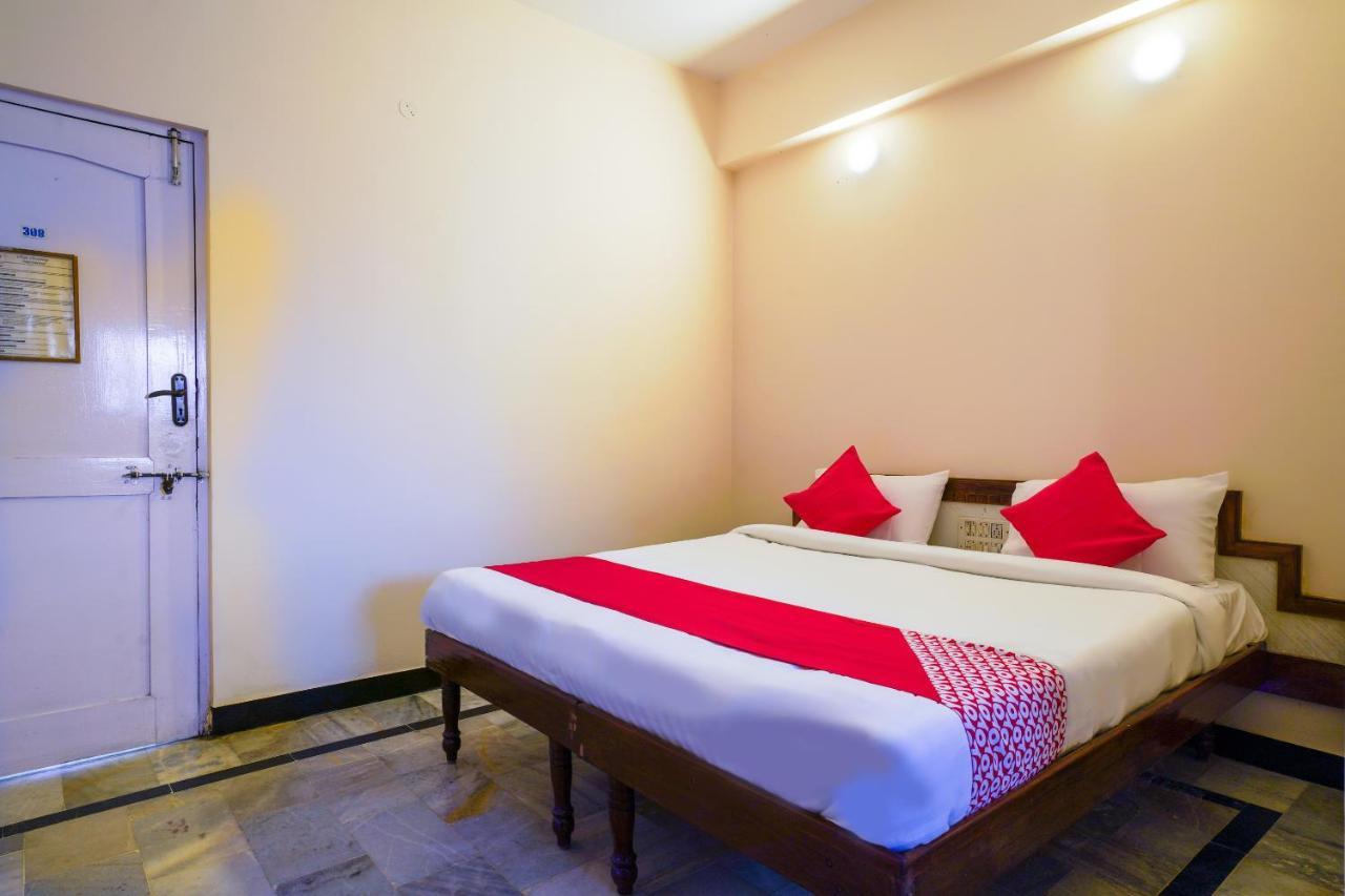 Hotel O Raja Residency Near Snow World Secunderabad Bagian luar foto