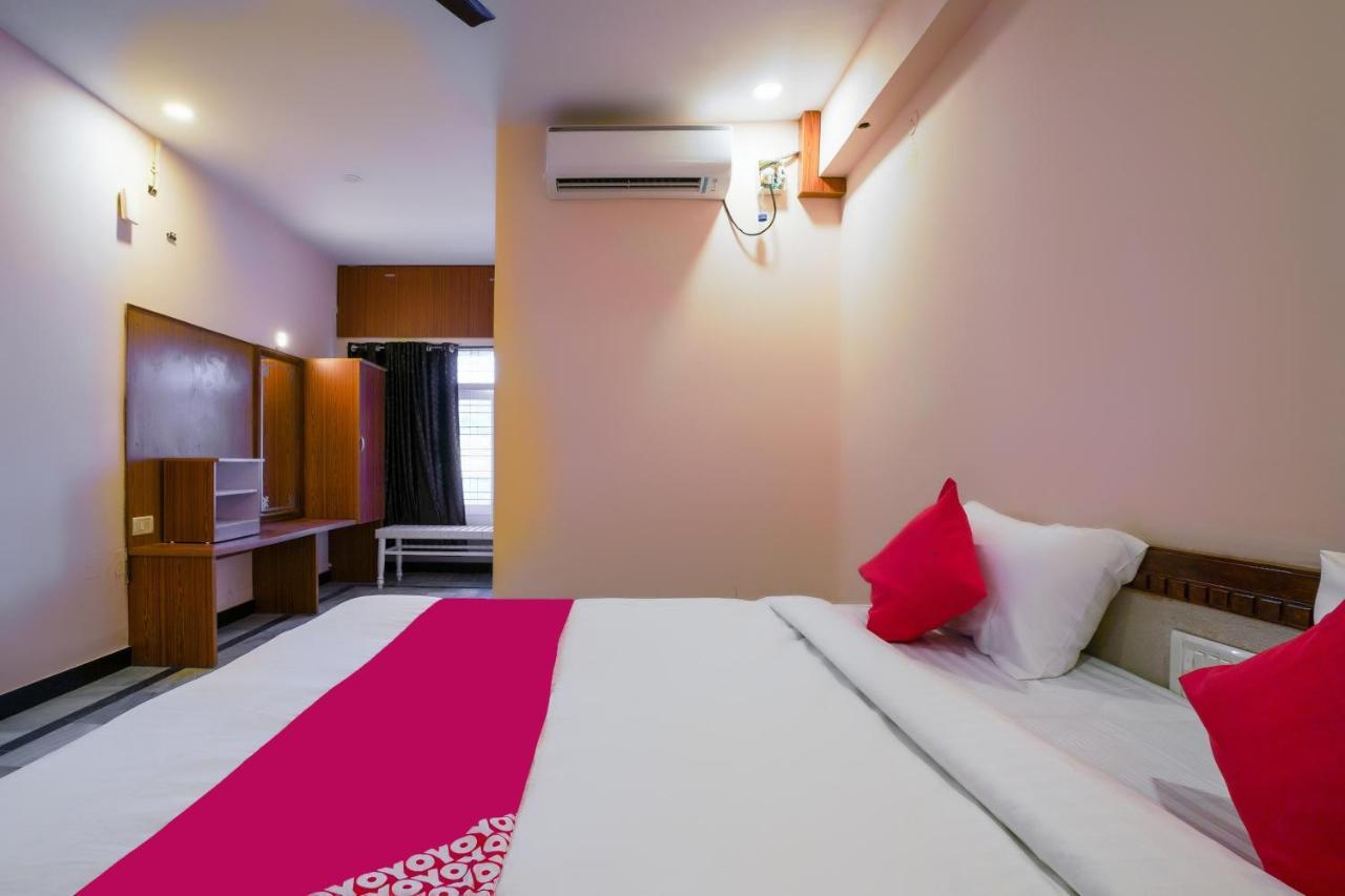 Hotel O Raja Residency Near Snow World Secunderabad Bagian luar foto